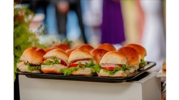 BYOB & Catering‑Friendly Space