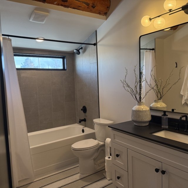 Comfortable, Guest‑Friendly Bathrooms