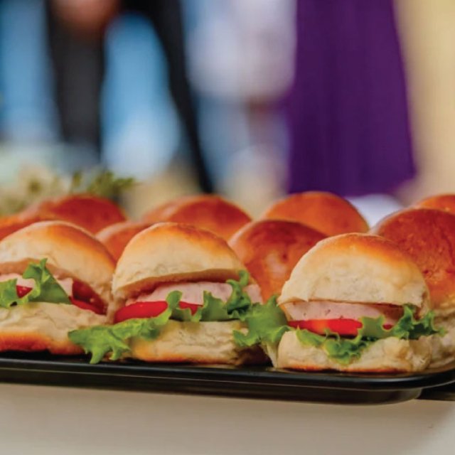 BYOB & Catering‑Friendly Space